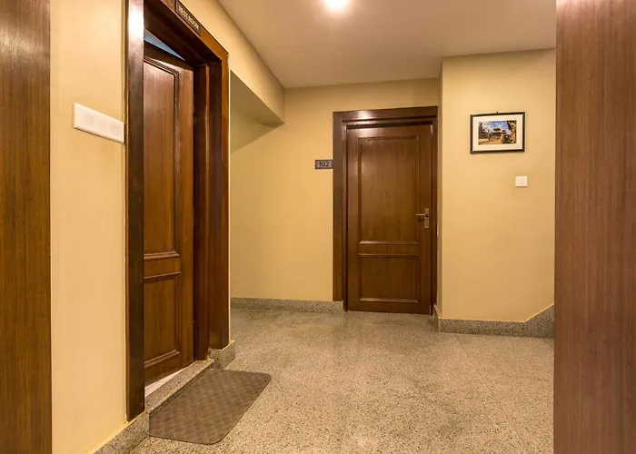 Himalayan Ghar 3*